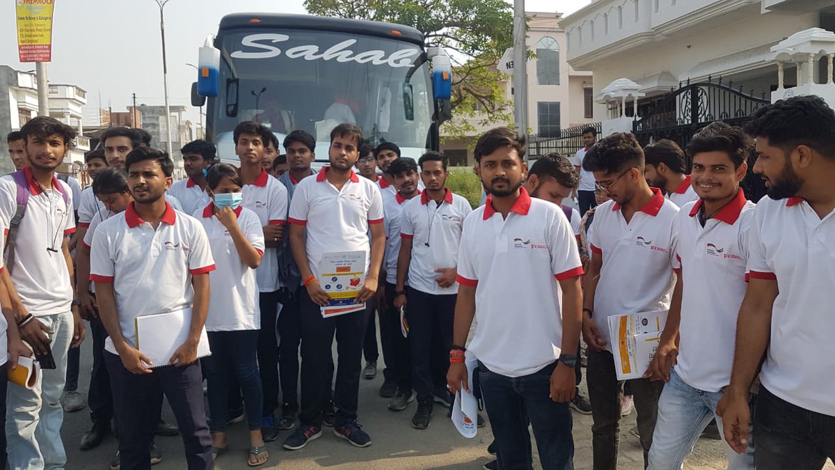 ISMARTIndia's tweet photo. GiZ with its consultants; Deloitte &amp; AHAsolar Pvt. Ltd. and the state Government agencies of Uttar Pradesh, conducted a door-to-door campaign to spread the message among the people of Ayodhya to adopt the RTPV system.
@giz_india @mnreindia @Deloitte @AhaSolar 
@PulkitDhingra10 https://t.co/Csy6b0BS7l