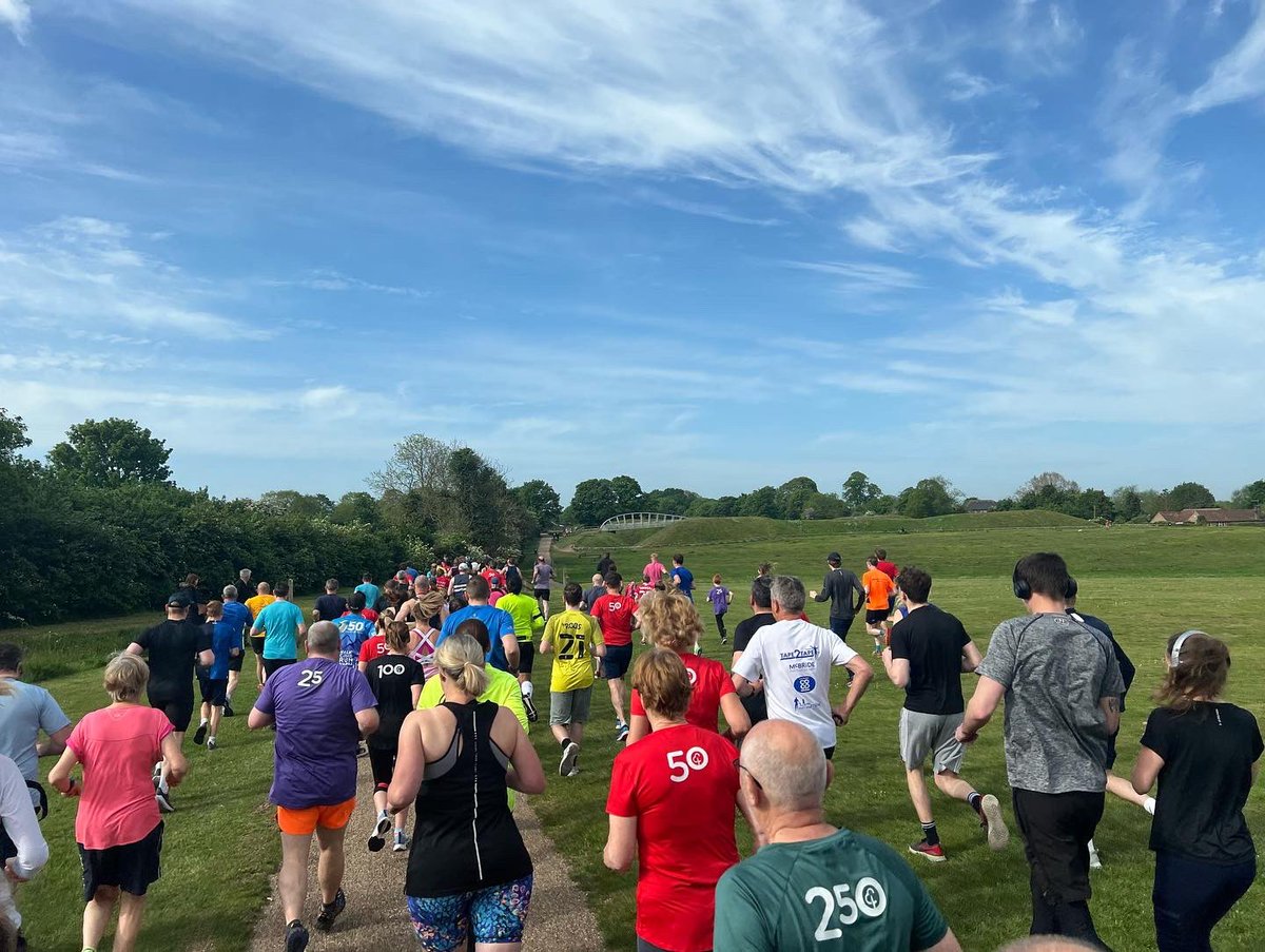 GorillaManFitn1's tweet photo. Newark Parkrun smashed out with my side Sidekick before my shift @Anytime Fitness 🥊🏃‍💪❤️🏋️‍♀️ #fitnessmotivation #newarkparkrun #goprohero6 #ukcoaching #salter #myprotien #maxiteams #wellyx #alphadesigns #fitbit #anytimefitness #britishredcross #precisionnutrition https://t.co/baUMrXiLVT
