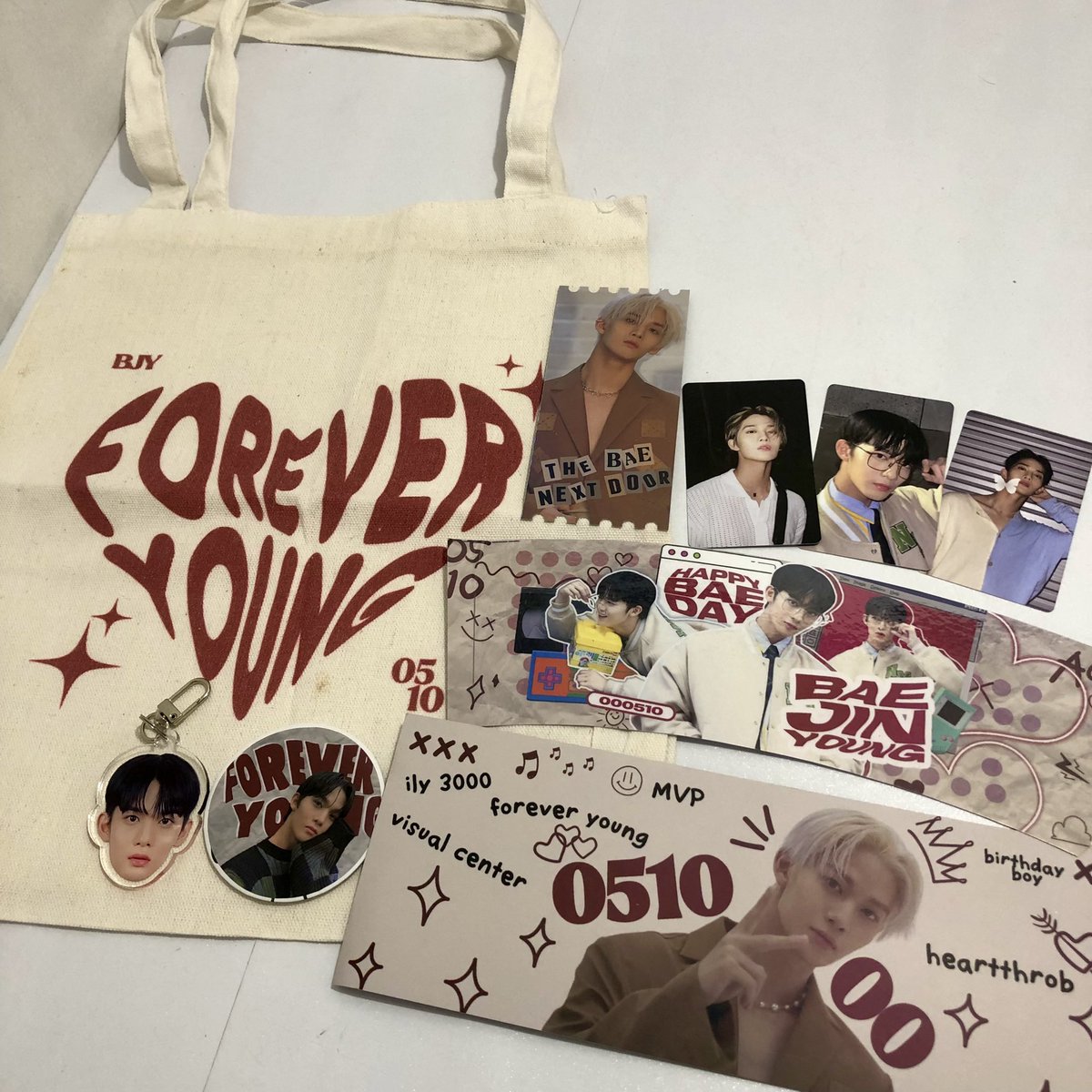 gongonisaur's tweet photo. received my bae next door cse kit! super love the inclusions, pretty!! 🤩🥰 Thank you so much~ @CIXUNIONPH @BJYUNIONPH @cafehellocix 💙💙💙 https://t.co/AMwo4eu664