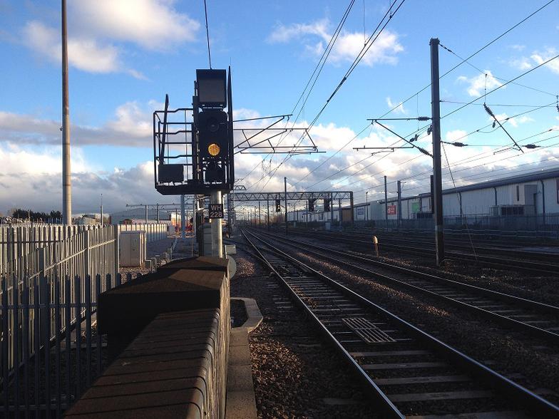 13milepost's tweet image. Not that you #TopLink drivers ever use the slow 🐌 Lines  but  new  🚦 being  installed  end  of  new  up  slow  platform  (228)existing  228  renumbered  230  ☎️"180  you  say  🔥"  #CaptainFlack