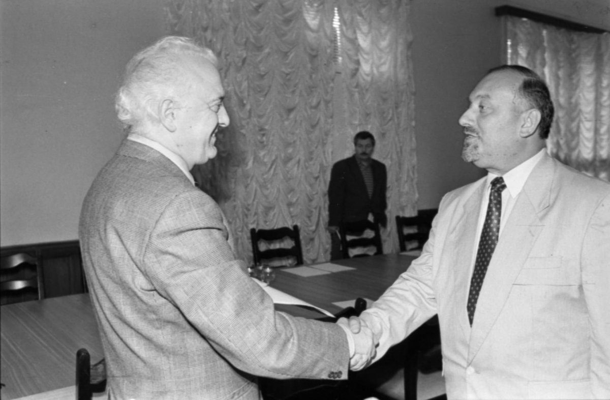 BudapestEmb's tweet photo. #OTD 🇬🇪🤝🇭🇺 #Diplo30GeoHun #30YrsOfDiplomaticRelations  
Nagyra értékeljük a barátságunkat! 
დიდად ვაფასებთ ჩვენს მეგობრობას! We cherish our friendship!
The Diplomatic relations between #Georgia&amp; #Hungary were established on May 14, 1992. https://t.co/7J3rRu1UkD