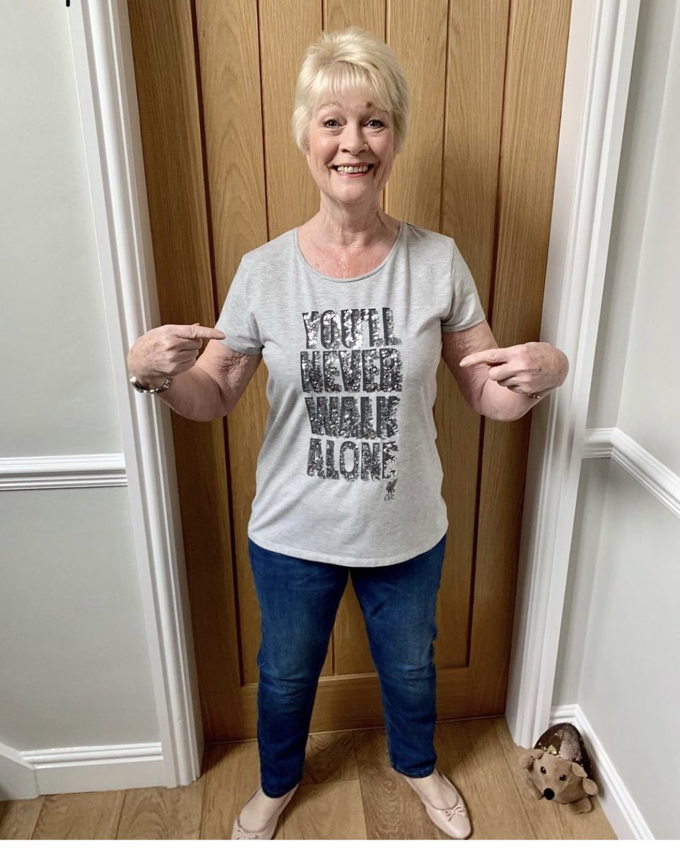 My lovely mum just sent me this, all ready for the game later ❤️