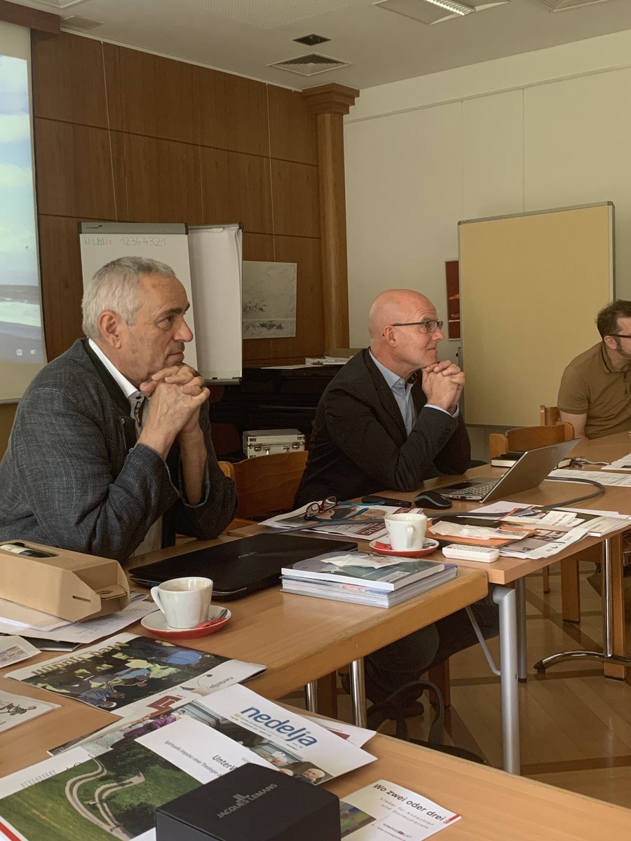 KircheBunt's tweet photo. Wir sind auf dem Weg von der #Kirchenzeitung zum #Kirchenmedium! Danke für wertvolle Tipps bei der Konferenz der österreichischen Kirchenzeitungen @PeterPlaikner  
@ach_walter @andreame @ReinholdHofste2 @mojanedelja @MatejaRihter https://t.co/rBA2XRsvF6