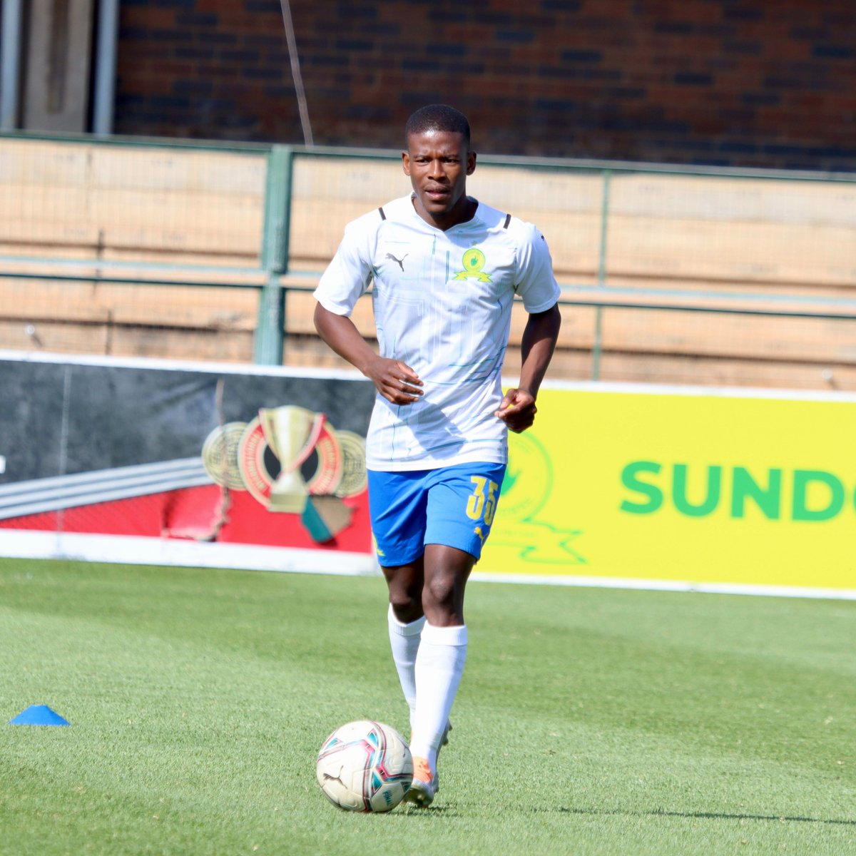 Masandawana's tweet photo. Adding the final touches to our preparations ahead of our #HeroesHomecoming! 🙌

#Sundowns #DStvPrem https://t.co/P0ifnp2kkR