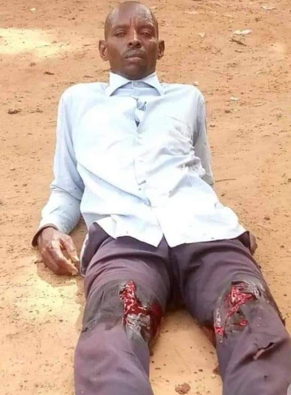 SaharaReporters's tweet photo. PHOTONEWS: Deborah Samuel: Two Injured As @PoliceNG Policemen Disperse Muslim Youths Protesting Arrest Of Suspected Killers Of Female Student At Sultan’s Palace In Sokoto https://t.co/ndseMgL3Sy