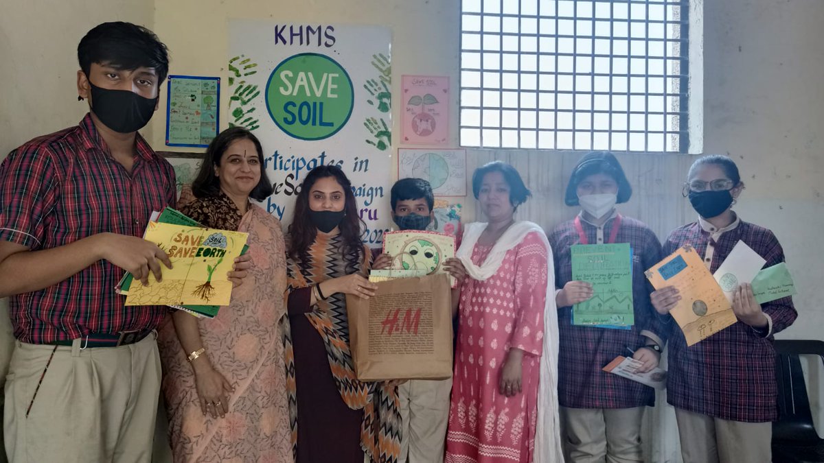rashkath's tweet photo. #SaveSoil #Sadhguru #KHMS 
More than 1500 letters written by children requesting for saving soil. https://t.co/gIHvykavC7