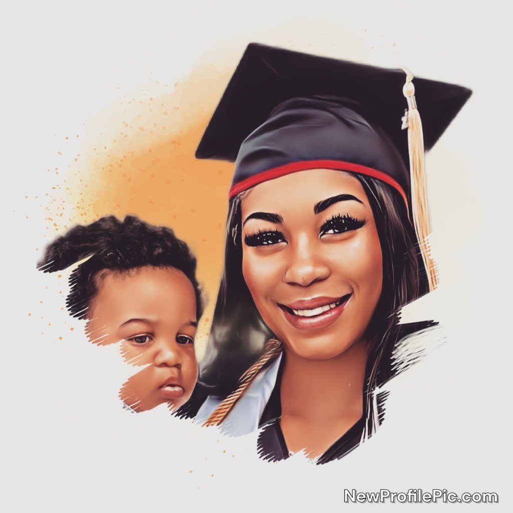 HoopMomAnn's tweet photo. #CollegeGraduate2022 #proudmom  @caleyahj_ https://t.co/Jo9ELx5pkX