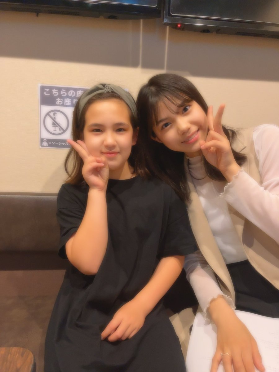 leahann0324's tweet photo. 本日20時〜岩崎ひなのちゃんとKARSTA配信をします🎤リアコラです🥰💕
是非遊びに来てください🎵🎶💖✨
#グッ会
#岩崎ひなの
#鈴木莉愛
#100点カラオケ音楽祭
#KARSTA https://t.co/EGHtw5kzxC