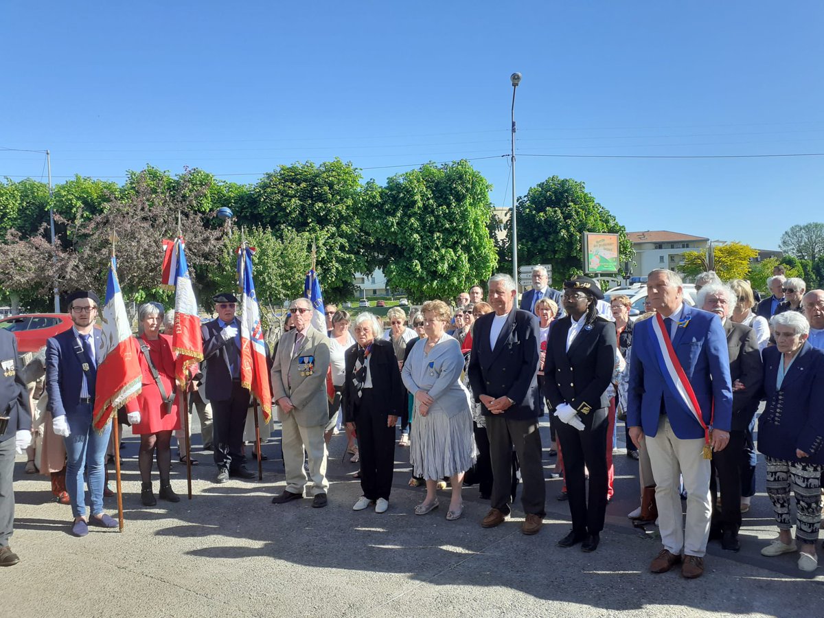 JKrabal's tweet photo. Avec les responsables de la #fndirp, dépôt de gerbe en hommage aux victimes de la déportation. En ces temps troublés, n’oublions jamais leur martyre et sachons avancer dans le respect de toutes et tous. https://t.co/6T7VJtvNJ7
