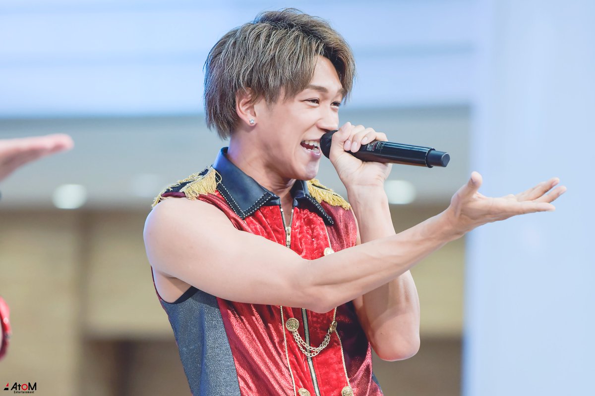 AtomNexstar's tweet photo. 【B2takes!!  IGU Live Photo📸✨】

本日ベノア銀座にてIGU生誕ライブが行われます🎤

開場19:15/開演19:45
出演:B2takes!!/REDDOG/KOSUKE

当日券ございますので是非お越し下さい😊💚
皆様のご来場心よりお待ちしてます🙇‍♀️
#B2takes!! 
#IGU https://t.co/UryWqTsj24
