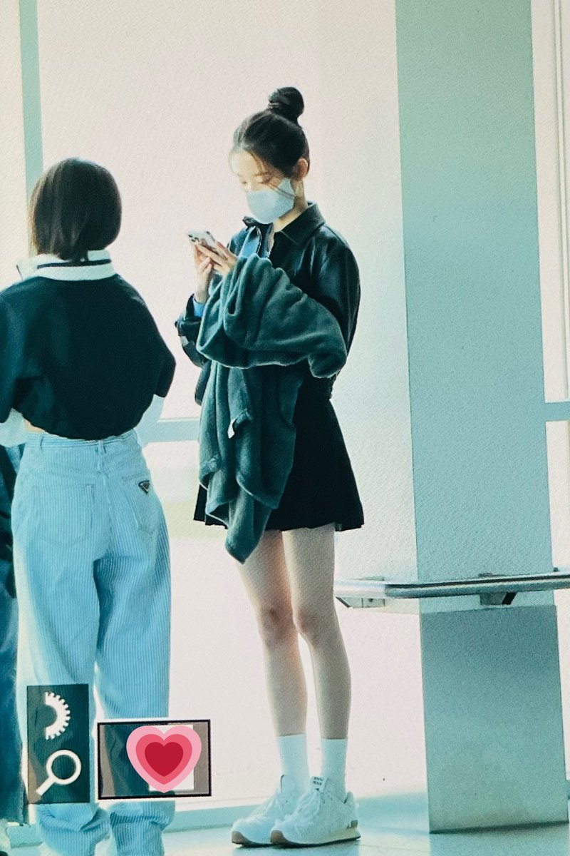 tiny_wonyoung's tweet photo. flight 고생많았뒁.... https://t.co/KmD3DUAOsz
