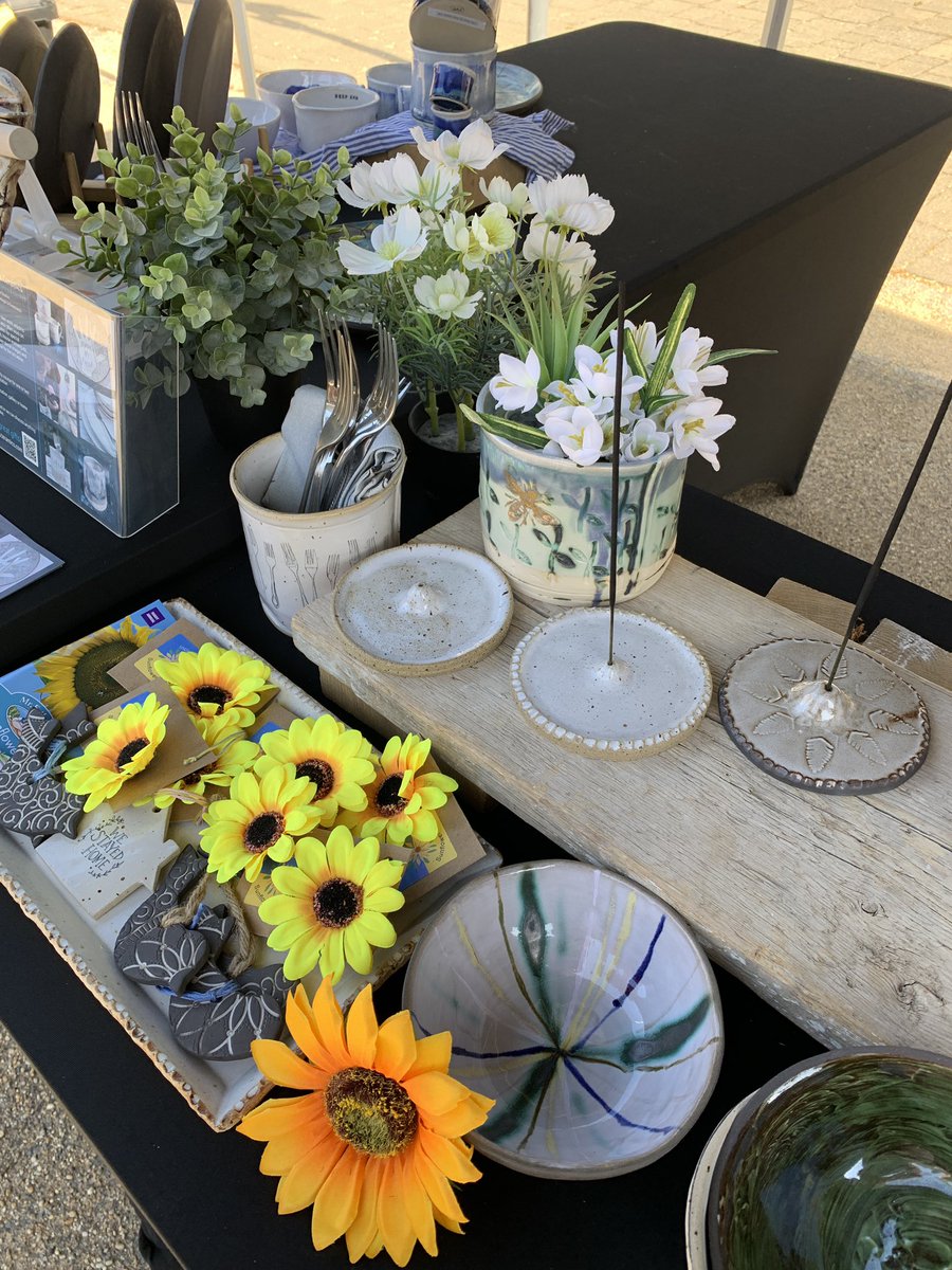 SE7Potter's tweet photo. Oh it’s just lovely here- come & get your lunch fr the brilliant food stalls & have a mooch round the market. #RAREMarket #Woolwich #SE18 Plus… the #Swim mugs, egg cups & bowls are back! 😊🏊♀️☀️#DeepEnd #NoBombing #NoPushing https://t.co/Nf3PkX7p5e