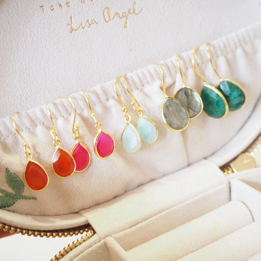 New in! These beautiful tear drop earrings are perfect for adding a pop of colour to a Summer outfit ☀️ Handmade using semi-precious stones and gold plated sterling silver ✨