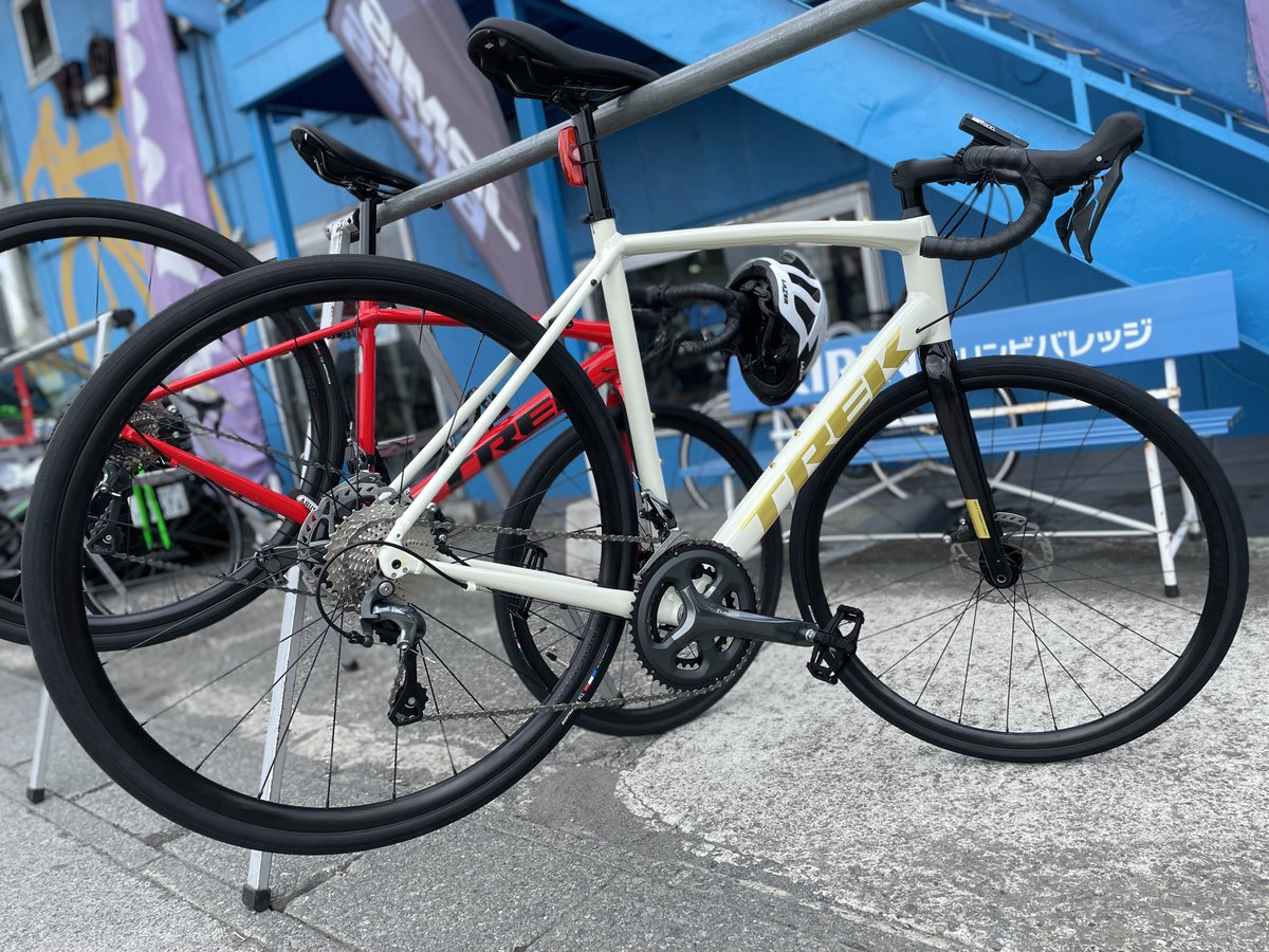 hiro_rider_'s tweet photo. ロードバイク納車しました！
TREK Domane AL 4 Disc 🚲
初心者ですが、よろしくお願いします💪
#TREK
#Dmane 
#ロードバイク
#TREKBIKES https://t.co/dzvtMr727f