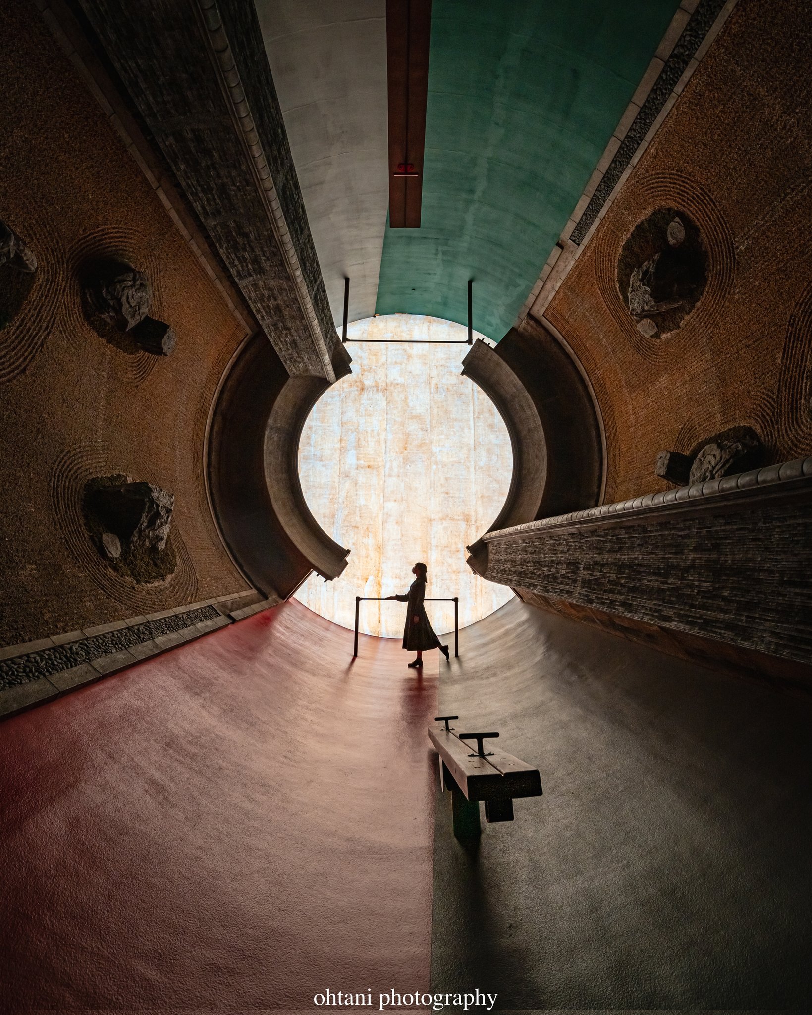 おおたに 岡山のとある美術館には 上下左右が分からなくなる不思議な空間が存在する T Co Edkqkaox3v Twitter