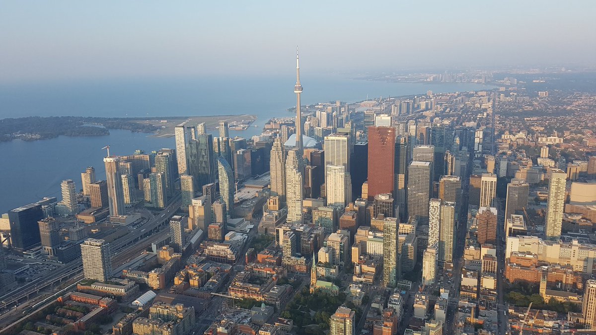 am640's tweet photo. Good Saturday morning from the @am640 newsroom. Sunny skies today. High 26c Humidex 30. #globaltoronto https://t.co/7hWM6ZLHxJ