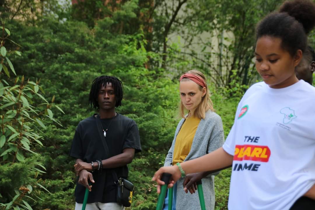 testimonyafric1's tweet image. Meet Maglaque Sharen Teresa &amp;amp; Ssemagana Ronald our young people climate action peer educators.
A young people's call for #ClimateActionNow
#ThepearlinMe 
#ReplantingUg 
Follow @testimonyafric1