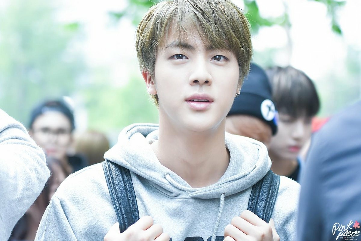 JINweloveu3000's tweet photo. ◽️150515 뮤직뱅크 재출근 
-
#JIN @BTS_twt #방탄소년단진 #btsjin #jinweloveu3000 #BTS #ジン https://t.co/PQSz2UG8Wq