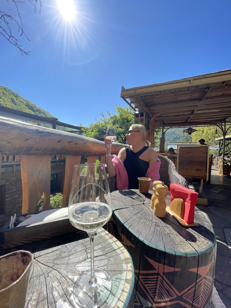 alexyurtaev's tweet photo. Все, кому я должен денег, пишут угрожающие реплаи в инсте. Буду выкладывать лучшее фотки с отдыха сюда) https://t.co/oAPCkPcTfN