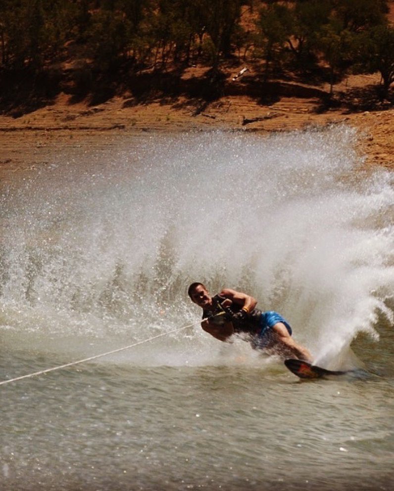 UFJaxEM's tweet image. We continue #InternIntros with Dr. Michael Lowe. Michael is a California native joining us from Rocky Vista University- Colorado. Michael grew up surfing in Ventura, CA and is excited to start surfing again in Jax! Welcome to the #ShandsFam Michael! #JaxEM