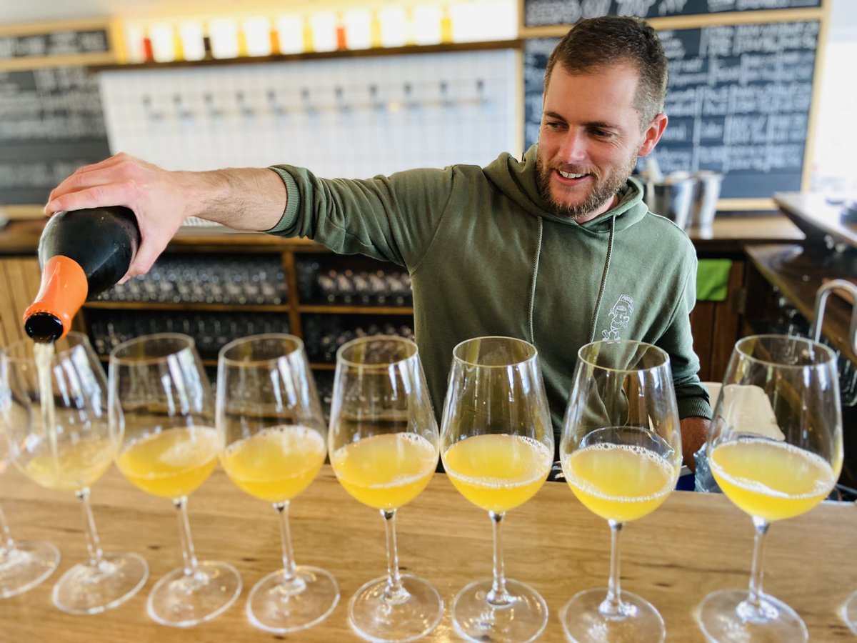 mac_on_beer's tweet photo. Had an amazing time in South Africa @AfricanBeerCup judging beer form across the continent with some great people and visiting some amazing local breweries along the way 🍻🇿🇦 https://t.co/hPtZ06JG3r