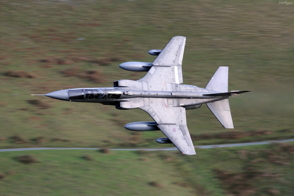 johnhiggins777's tweet photo. One of a pair of 6 Sqdn Jag T.4's through the M6 on a cold January day in 2007, decent day with three Typhoons and a pair of Jags with the old Warplane LL crew, Halcyon days eh @Richard98217326 @ScottyRathbone @TomG701 #Caturday #aviation #M6Pass #Lowlevel #Cumbria #LFA17 https://t.co/a3EtTnGvmd