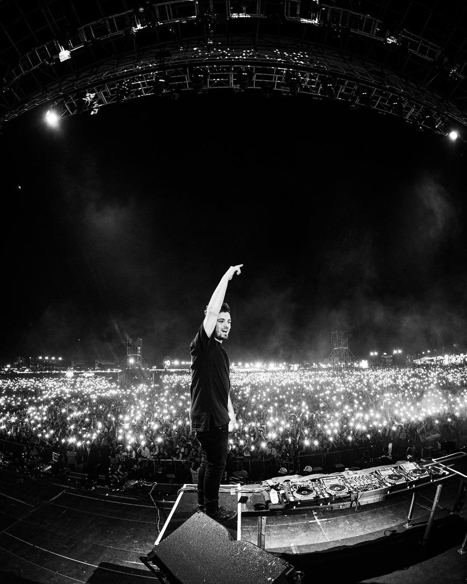 HAPPY BIRTHDAY <a href="/MartinGarrix/">MARTIN GARRIX</a> 🎉🎉🎉

📸: <a href="/louisvanbaar/">Louis van Baar</a> (IG)