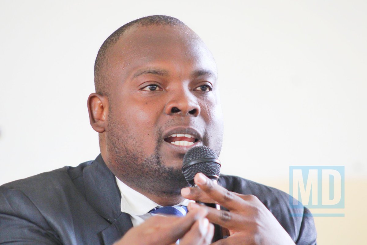 Glubrun's tweet photo. Interpellé par la structure "Jeunes Diplomates d'Haïti (JEUDIH)", j'ai pris plaisir à engager cette #communication autour du sujet "
Communiquer efficacement comme Pro" à l'#inaghei, le jeudi 12 mars dernier au profit de ces jeunes étudiants en relations internationales. Merci 🙏 https://t.co/0bToCRX8gL