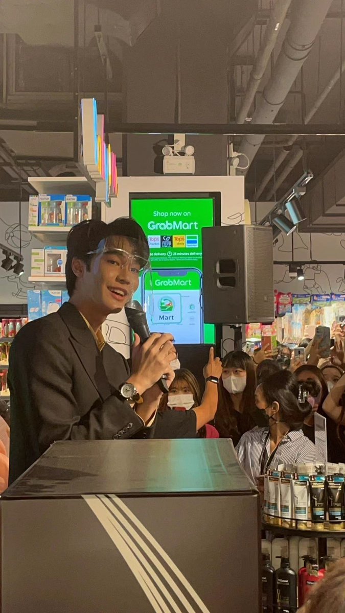 MyCtwbn's tweet photo. 想快点见到你❤️ #CentralfoodhallxDewJirawat
#dew_jsu  @dew_jsu https://t.co/mkdOXvlUZU