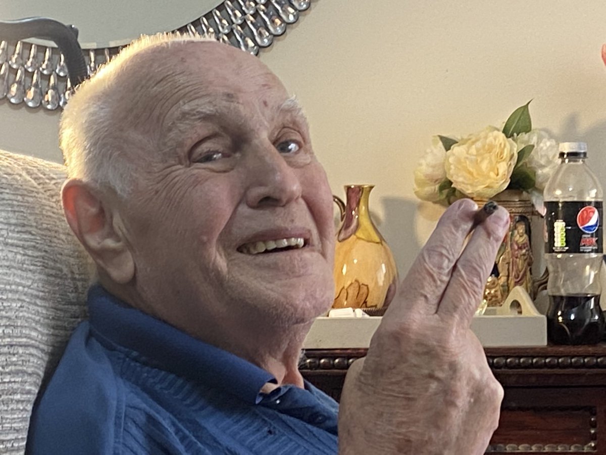 A very sad day for the anti-fascist movement: Ray Hill, the Searchlight infiltrator who devastated the far right in the 1980s, died this morning after being diagnosed with cancer only a few weeks ago. The C4 documentary of his extraordinary story is here: youtube.com/watch?,v=6ARye….