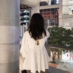 背中が開いたトップスにはこれ♡インナーに最適な「バックオープンブラ」