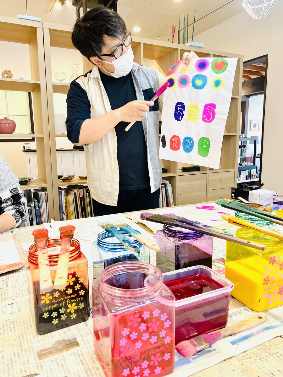 KASACO2010's tweet photo. ねぷた絵体験！
 https://t.co/iz3PZSsgos

#青森県ふじさきまち地域おこし協力隊かさこ 
#CASAICO 
#青森県
#弘前
#ねぷた絵
#染料
#ロウ
#開運かさこ https://t.co/zUN5bLFCQh