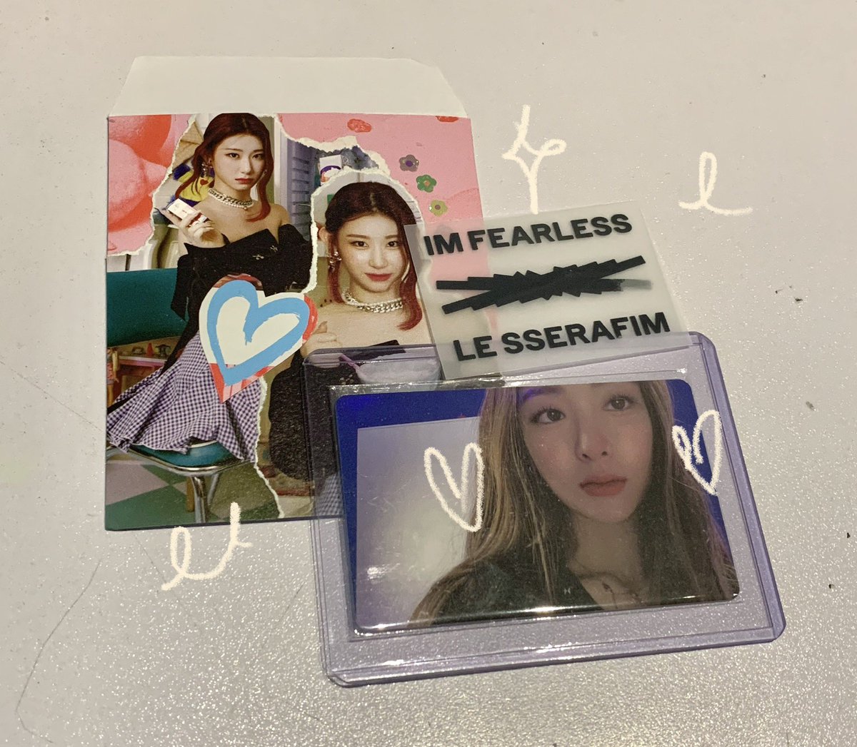 punchintro's tweet photo. 💌 #punchmails 

my yunjin holo arrived safely!! cute din ng packaging ^__^ thank u so much! 

. . . #thankslily @lilyscart_ https://t.co/Mar3zYKmZT