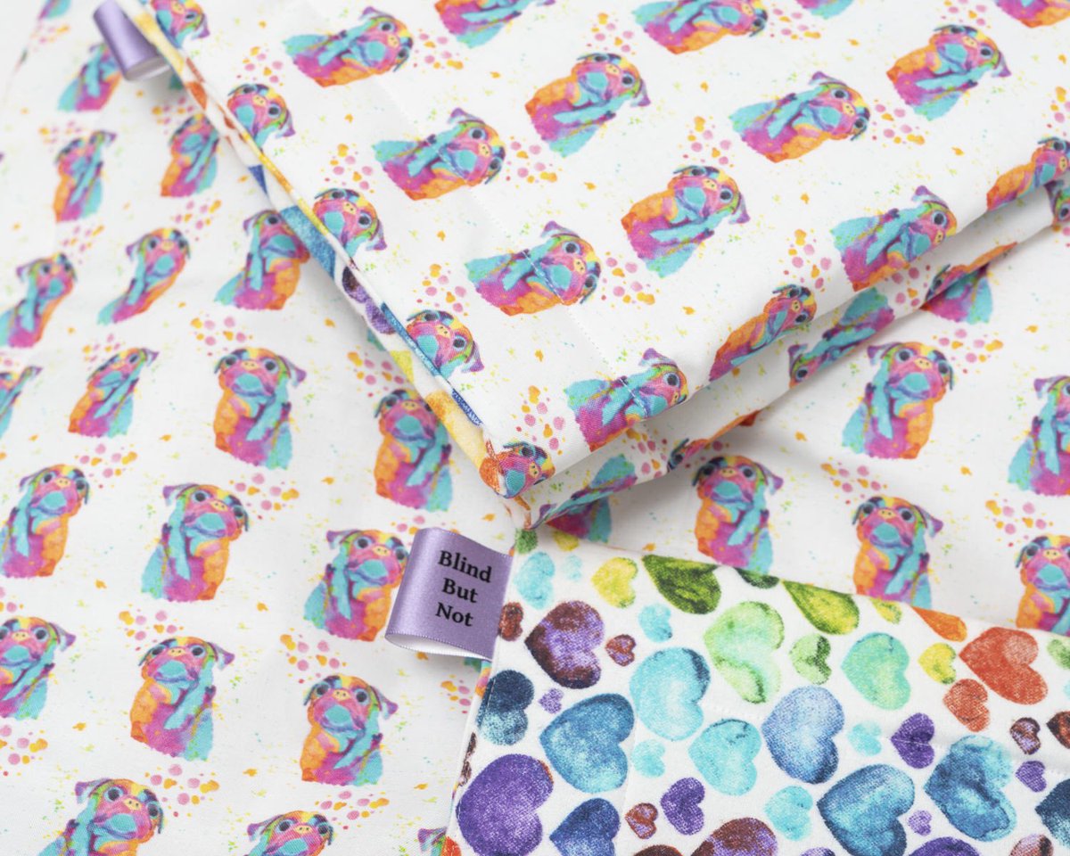 This gorgeous <a href="/ChickenpantsArt/">Claire</a> fabric blankie is in the Etsy shop now! #pugrescue Currently raising money for <a href="/PugRescueofFL/">PugRescueofFlorida</a> ❤️