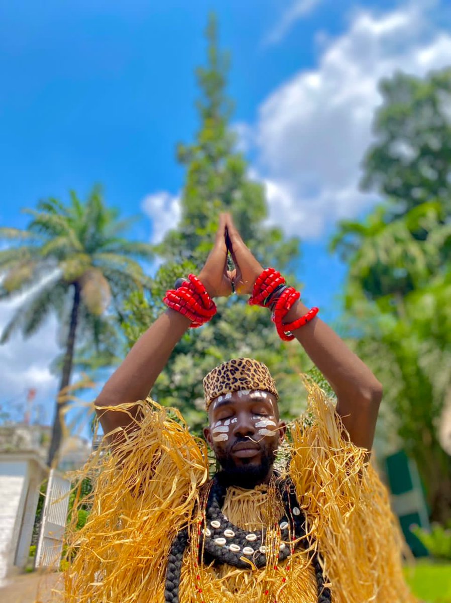 SunriseRdc's tweet photo. #Culture : Lors de sa retraite tenue du 10 au 13 mai 2022, #Afro a offert un espace d'expression aux philosophes, techniciens et praticiens de l'#art, de la culture et des médias sur la question des pouvoirs potentiels des expressions médiatiques, #artistiques et culturelles. https://t.co/9bmDKKs9vU