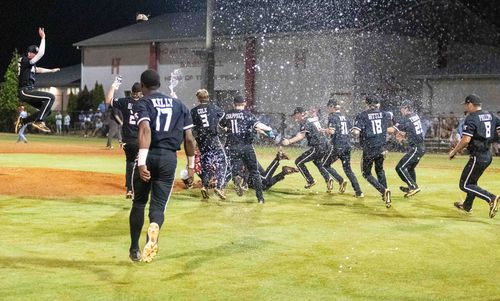 hewitt_baseball's tweet photo. WHAT A NIGHT!  Varsity sweeps Vestavia 4-0 &amp; 8-2 in the 7A Semifinals. @HTHS_dogpound YOU ARE THE BEST!  TRUSSVILLE SHOWED UP AND SHOWED OUT!!  BEST CROWD EVER!! 
We will play for the 7A State Championship next weekend!  #theHTprocess https://t.co/aS5i5XXc2v