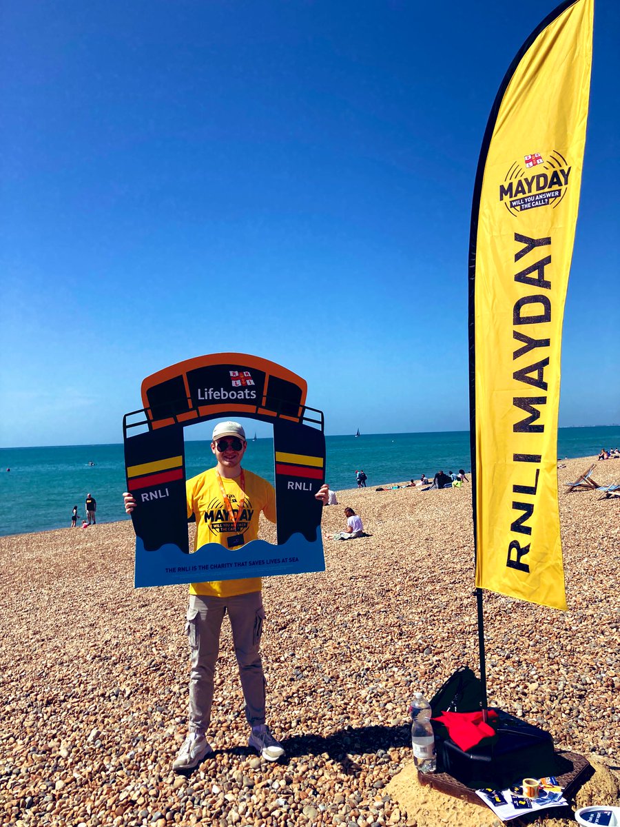 It’s a beautiful day for @RNLIBrighton #MaydayMile 😎 Cameron and I will be enjoying the sun at the West Pier and cheering on all the walkers and runners 🙌🏼🏃‍♀️🏃🏾‍♂️
