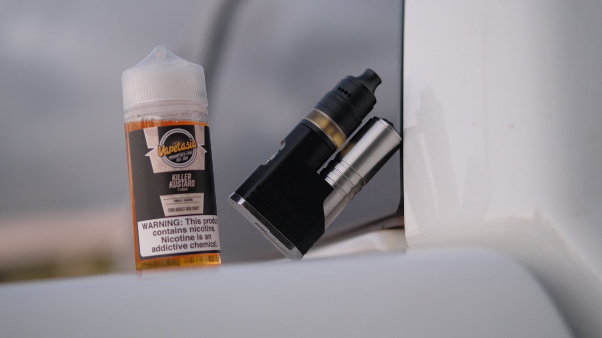 blbjunito's tweet photo. It’s been a while since I had some kustard..And so what #kumo #vape #vapejuice #killercustard #vapetasia #killerkustard #aspire #aspiremixx https://t.co/NlL98gjzld