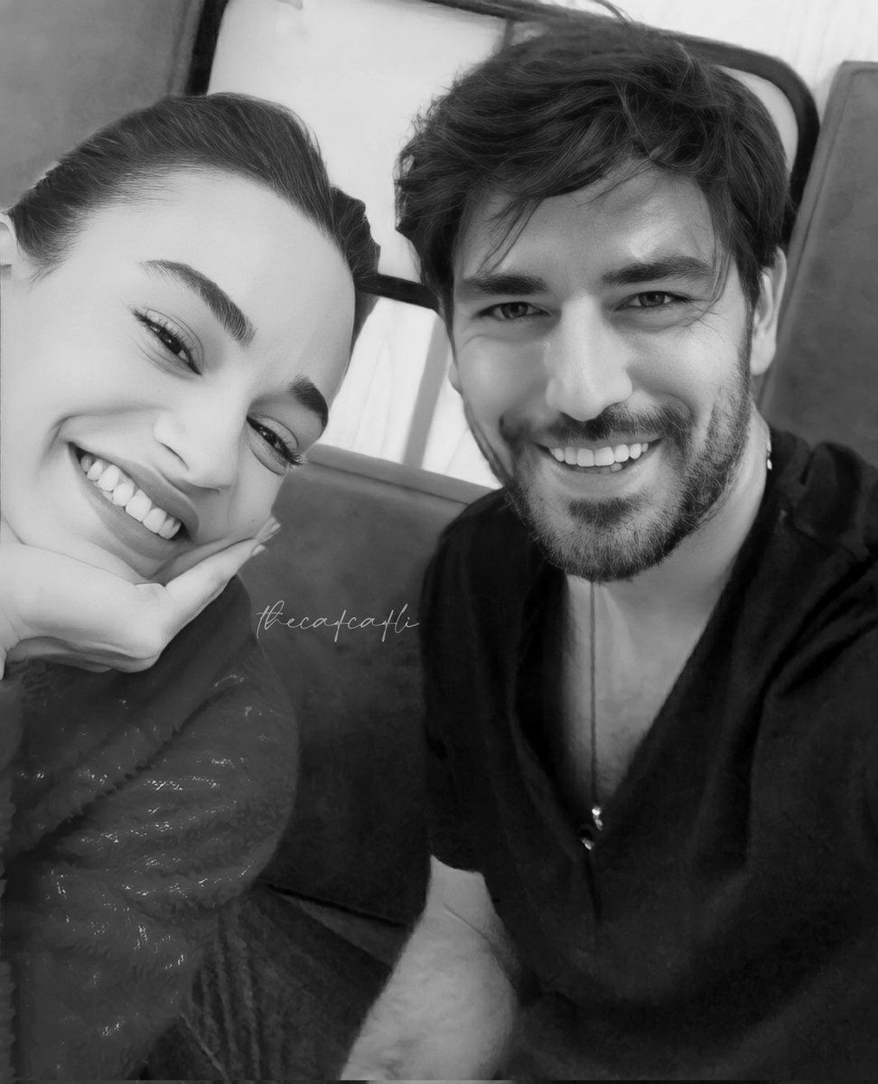thecafcafli's tweet photo. gerçeği gelmeden bitersek çok üzülürüm🥺 
#sudezülalgüler  ✘ #doğanbayraktar https://t.co/mBE352Zvur