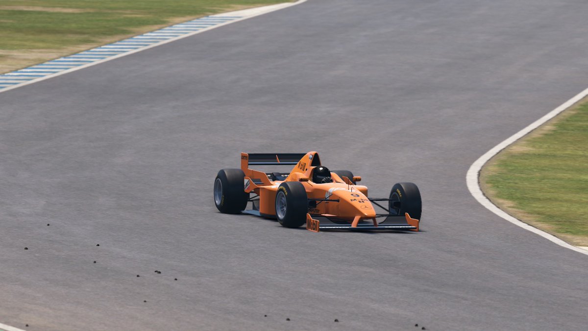 DadyDadielo's tweet photo. Rodando con el Mclaren MP4-12 de #Automobilista2 en el circuito de Jerez, de cara al campeonato organizado por @FA4RACERS.

Me está gustando el simulador de @ReizaStudios https://t.co/WFZCfQ3APN