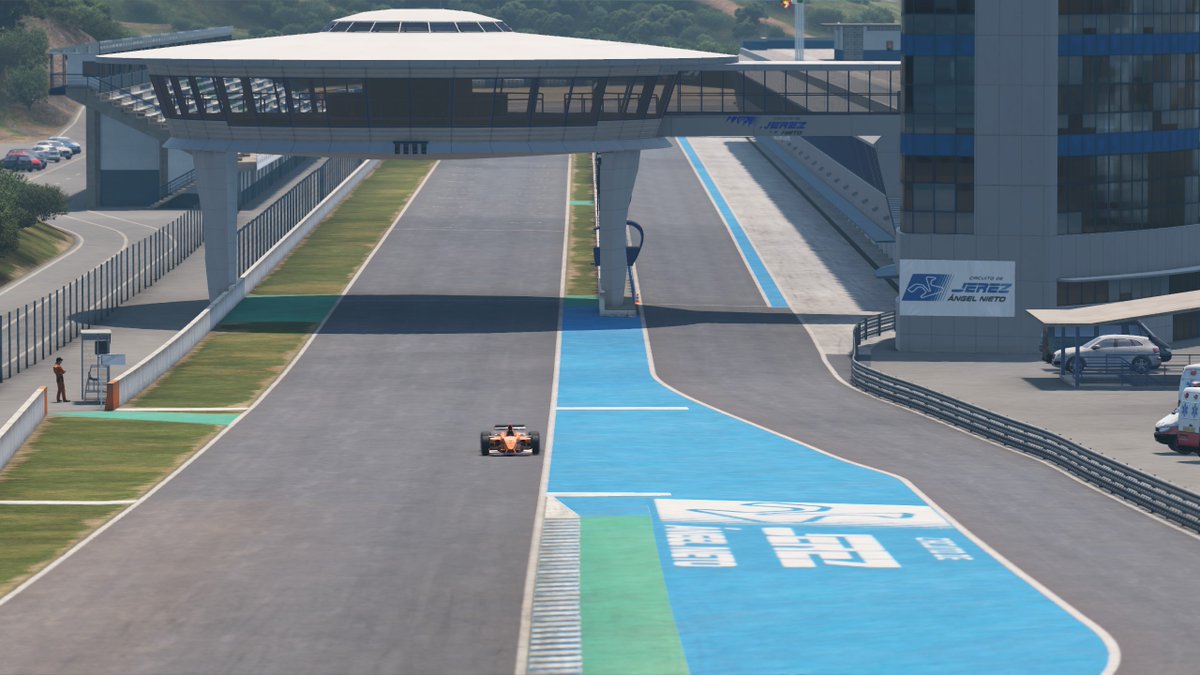 DadyDadielo's tweet photo. Rodando con el Mclaren MP4-12 de #Automobilista2 en el circuito de Jerez, de cara al campeonato organizado por @FA4RACERS.

Me está gustando el simulador de @ReizaStudios https://t.co/WFZCfQ3APN