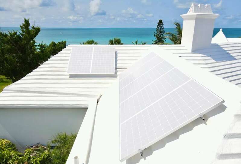 Llegan los paneles fotovoltaicos blancos para todo tipo de viviendas

ecoinventos.com/paneles-fotovo…