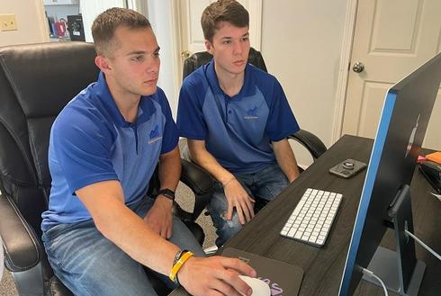 connectBP's tweet photo. Their fathers worked together at time of birth, and at 20 they're in business together. See what they can do for you in the ToquiNotes blog. https://t.co/3DCwAl9XOJ https://t.co/1It3sk8CxR