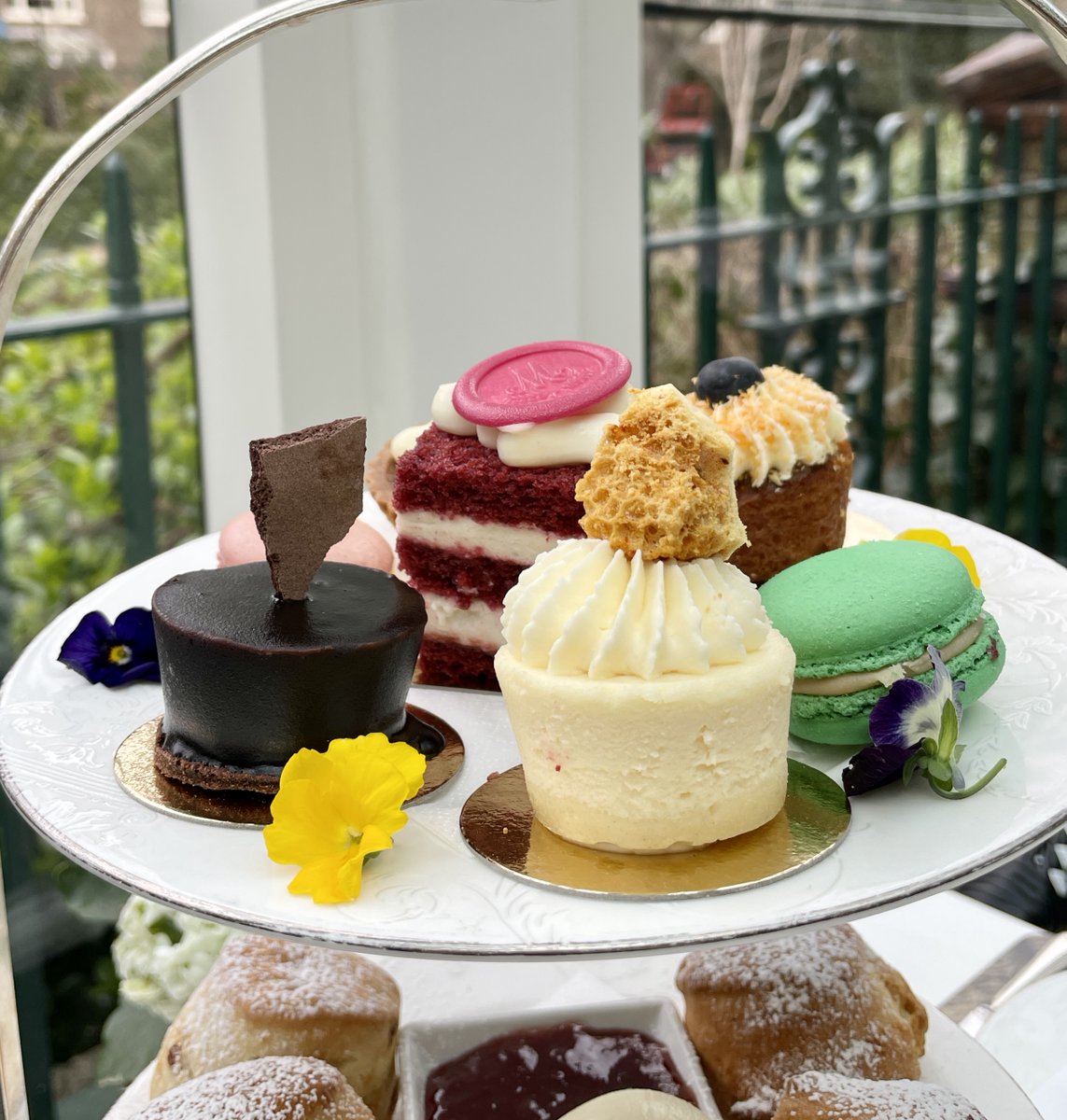 Who's joining us for an Afternoon Tea experience like no other?

From a one-of-a-kind immersive cocktail experience, to live jazz music playing whilst you enjoy the delicious classic Afternoon Tea menu.