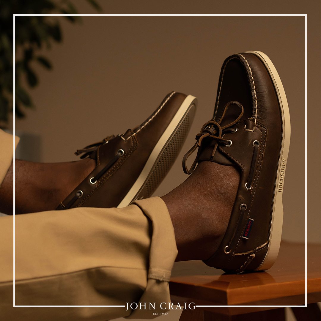 JohnCraigSA's tweet photo. Wearing Sebago Docksides is like fully embracing our innate attraction to the sea but living the city life. Get the Portland lace-ups for only R1,999.99.
#Sebago #docksides #embracethelife https://t.co/aQHd6RSZ4Z