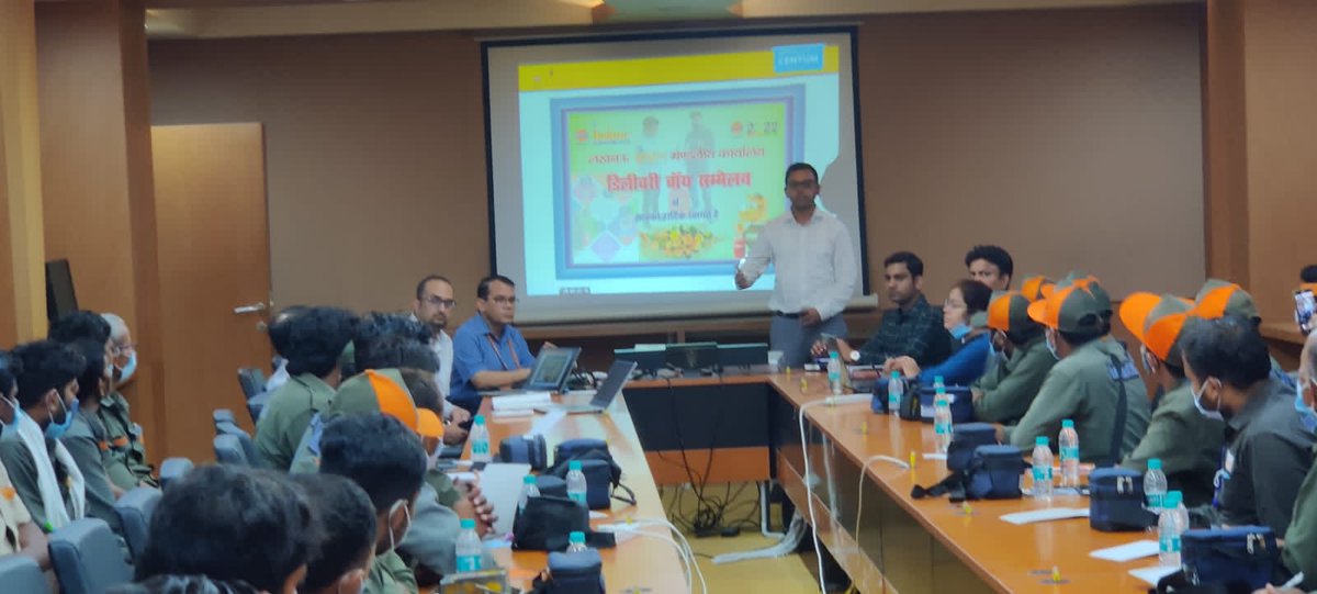 mkverma076's tweet photo. To meet Expectation of Society & Indian Oil from Delivery Men, Lucknow @IndaneDO organised Sammelan for boosting the sales of #chottu, #munna and newly launched Cooktop with enhanced Q&Q and service @ChairmanIOCL @IndianOilcl @DirMktg_iocl @Surjeet_Lamba @IOCL_UP @SanjivKakkar3 https://t.co/SRUov9QGnw