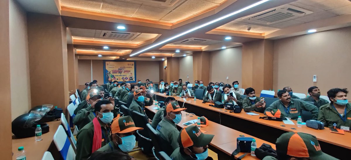 mkverma076's tweet photo. To meet Expectation of Society & Indian Oil from Delivery Men, Lucknow @IndaneDO organised Sammelan for boosting the sales of #chottu, #munna and newly launched Cooktop with enhanced Q&Q and service @ChairmanIOCL @IndianOilcl @DirMktg_iocl @Surjeet_Lamba @IOCL_UP @SanjivKakkar3 https://t.co/SRUov9QGnw