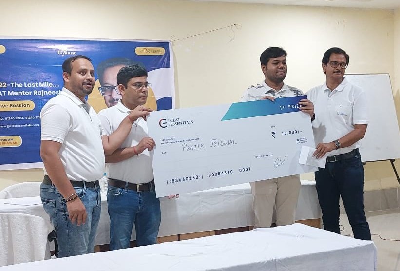 CEOdisha's tweet photo. We have the winners of the #CLAT Mock test organised during the interactive session with @RCLATmentor in #Bhubaneswar today.

🥇Pratik Biswal
🥈Punyasloka Parija
🥉Ananya Rout

Congratulations 👏 &amp; good luck👍 for
#clat2022 #clat2023 #lawentrances.
 
#lawaspirants #clatessentials https://t.co/BlH371vuEG