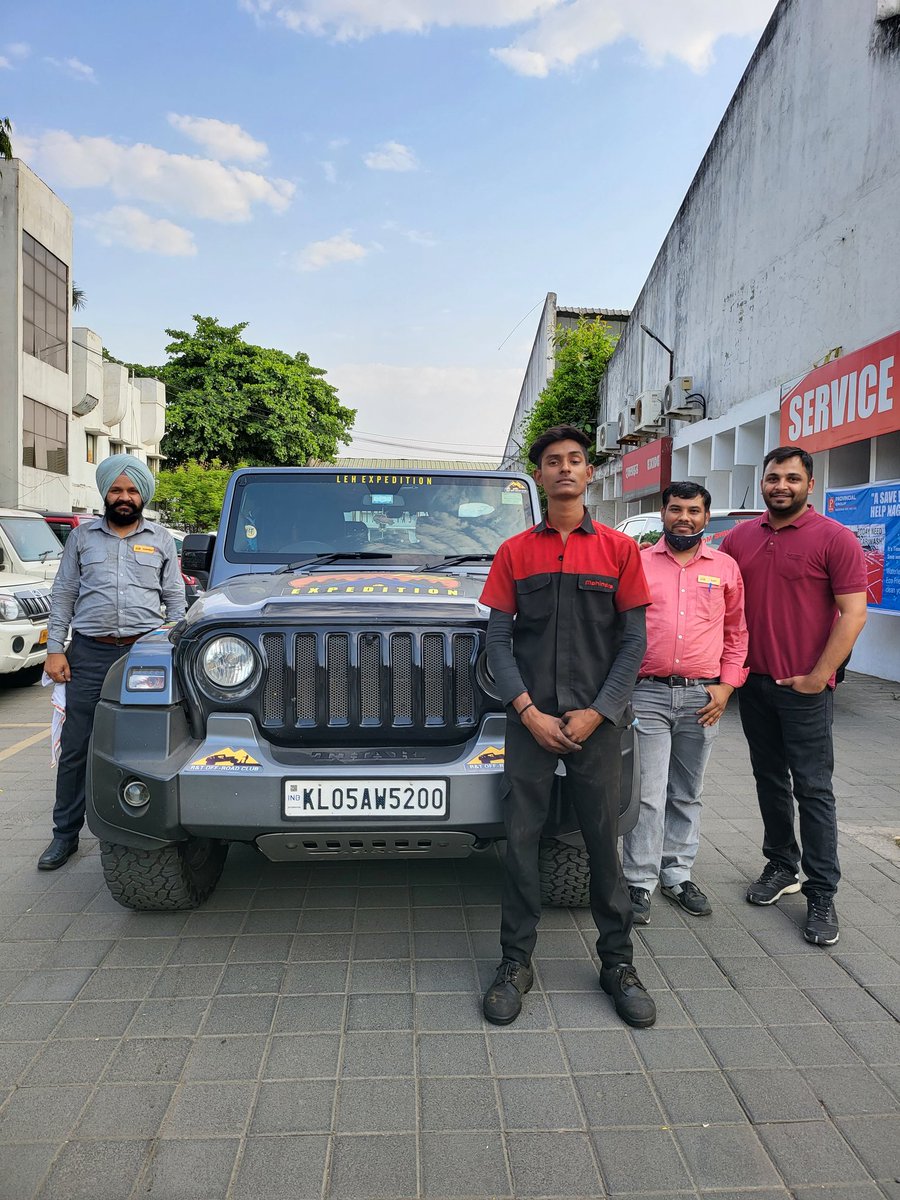 smoolayil's tweet photo. 6.5k kms so far.3k to go. Thanks team @Mahindra_Auto for the quick checkups on our Kerala to KashmIr drive. Provincial Nagpur,Mentokling Leh,Harbir Chandigarh teams - big thanks for going out of the way.
@anandmahindra @Mahindra_Thar https://t.co/mYjUXDi8ZK
