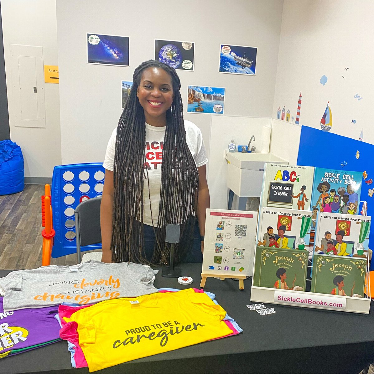Cleverlychangin's tweet photo. It’s important for black authors to meet the people in their community so children can see authors who look like them. In my case, a mom with long locs, and a big smile.
It was a good day! 😊 https://t.co/1E5cuw6Ihm
#blackauthors #sicklecelleducation #sicklecellbooks #reallocs https://t.co/2xPkJ6MzFt
